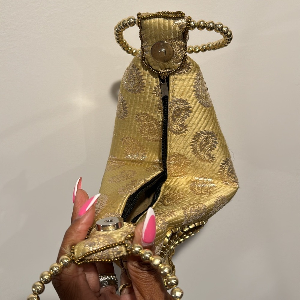 Unique Beaded Bag - Picture 6 of 10